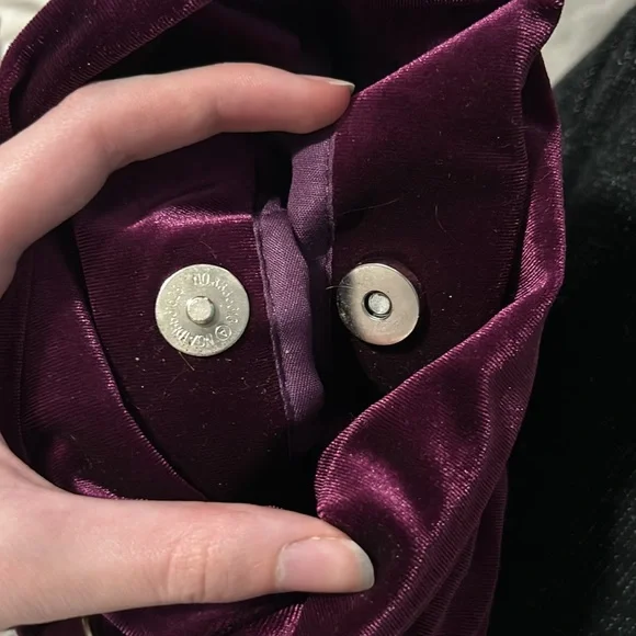 Stylish Purple Velvet Purse with Handle and Metal Chain - Picture 3 of 5